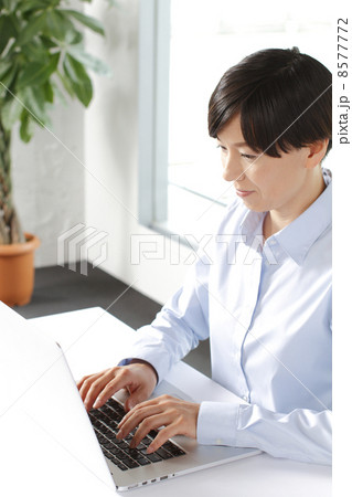 働くミドル 8577772