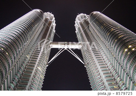 ペトロナスツインタワー(夜景) ペトロナスツインタワー(夜景) 8579725