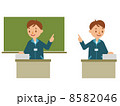 ジャージを着た男の先生が教えているイラスト 8582046
