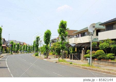 昼間の街並み 8582144