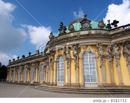 世界遺産　ドイツ　ポツダムとベルリンの宮殿群と公園群　サンスーシ宮殿 8582732