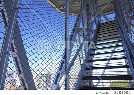 名古屋テレビ等の階段 8583606