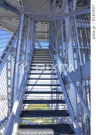 名古屋テレビ等の階段 8583607