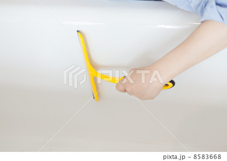 風呂掃除　手元 8583668