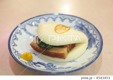 長崎名物 「角煮まんじゅう」 8583853