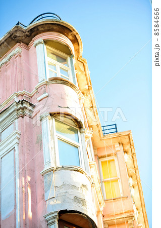 イスタンブール 古いピンク色の家 イスタンブール 古いピンク色の家 8584666