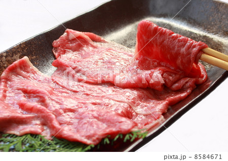 肉　牛肉　霜降り牛　黒毛和牛　すき焼き 8584671