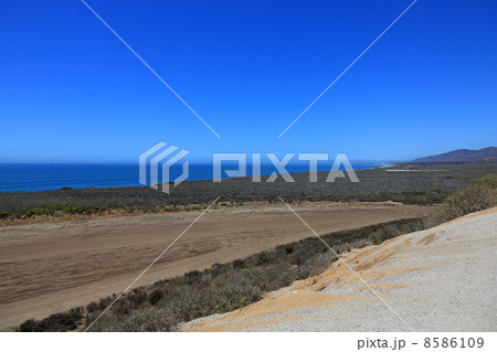 ロサンゼルス近郊の丘から見た海 8586109