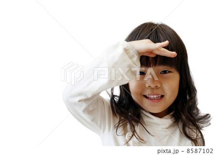 眺める女の子 8587102