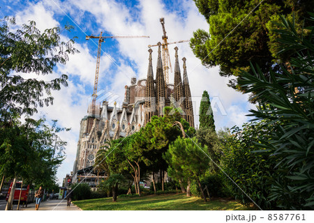 サグラダ・ファミリア　東側　生誕のファサード 8587761