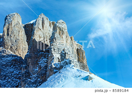 Beautiful winter mountain sunshine landscape. 8589184