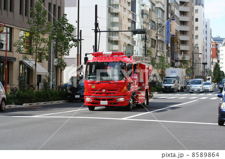 消防車走行シーン 8589864