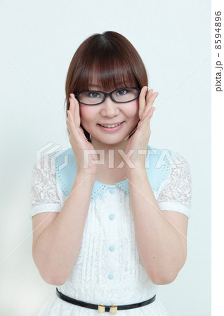 めがね女子 8594896