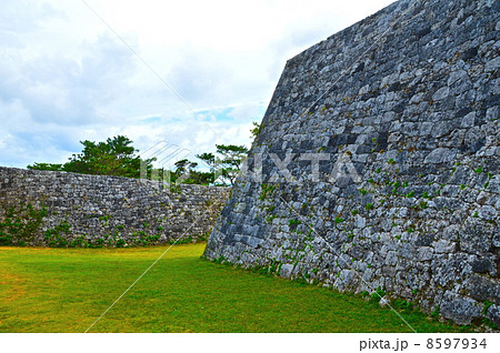 世界遺産･座喜味城跡の「二の郭」（沖縄県中頭郡読谷村） 8597934
