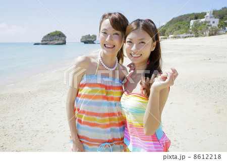 ビーチの女性 ビーチの女性 8612218