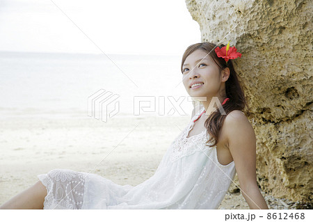 ビーチの女性 ビーチの女性 8612468