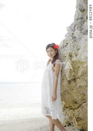 ビーチの女性 ビーチの女性 8612484
