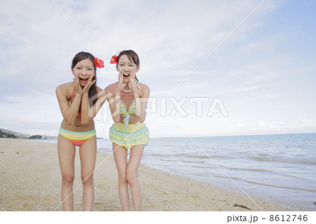 ビーチの女性 ビーチの女性 8612746