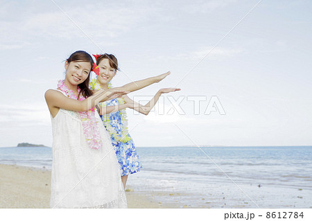 ビーチの女性 ビーチの女性 8612784