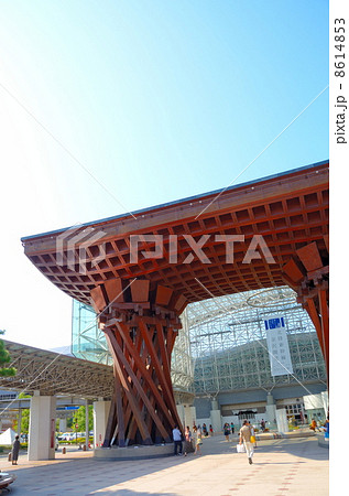 JR金沢駅東口広場【縦】 8614853