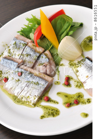 オイルサーディン 8616551