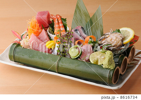 刺身盛り合わせ 8616734