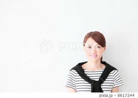 笑顔の女性　 8617244