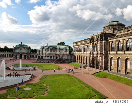 ドイツ・ドレスデン・ツヴィンガー宮殿 8618295