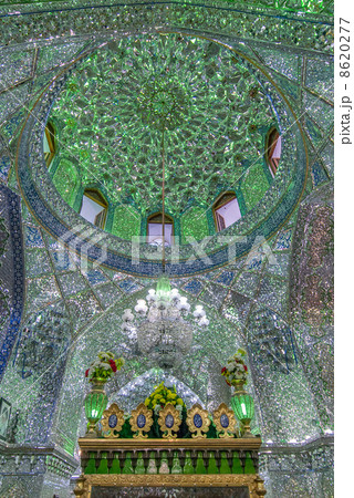 Mirrored interior of Ali Ibn Hamza shrine in Shiraz, Iran 8620277