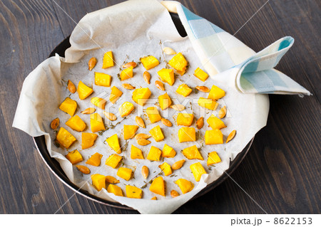 Baked pumpkin with olive oil and thyme Baked pumpkin with olive oil and thyme 8622153