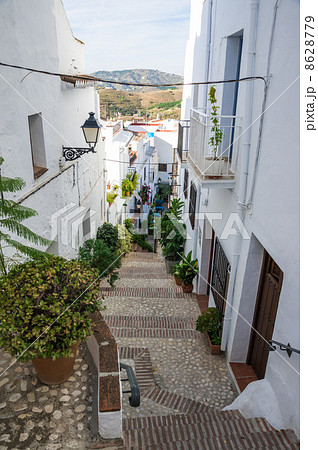 スペインで一番美しい村　フリヒリアナ 8628779