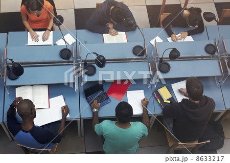 group of people in library 8633217
