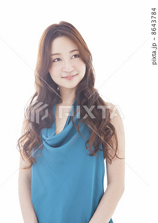 ロングヘアの女性　 8643784