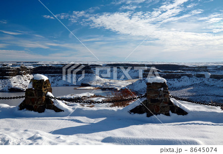 Frozen Dry Falls 8645074