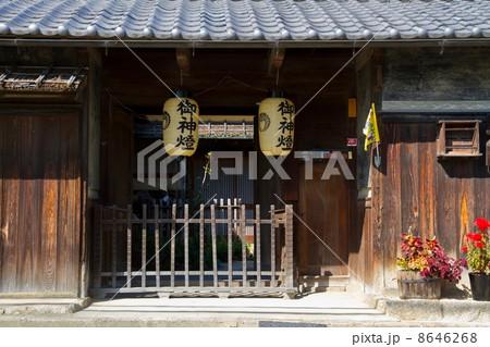 古民家と御神燈提灯 8646268