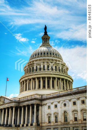 United States Capitol building in Washington, DC 8648103