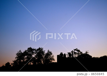 夕暮れ 8650845