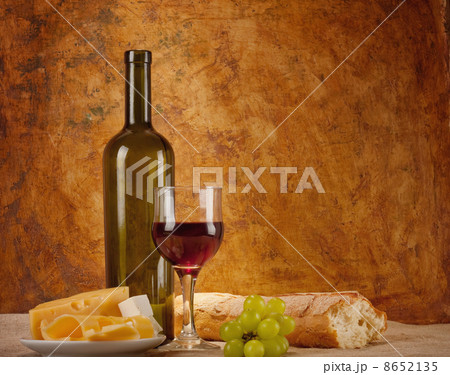 Red wine 8652135