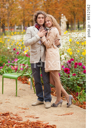Romantic couple at fall, having a date 8652562