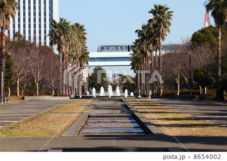 潮風公園・カスケードとゆりかもめ 8654002