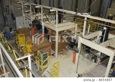 アメリカ　たばこ工場 8654897