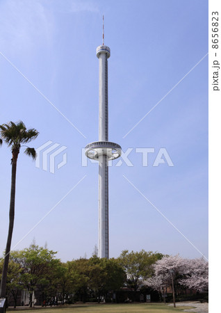 瀬戸大橋記念公園内回転式展望塔「瀬戸大橋タワー」 8656823