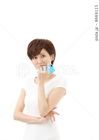悩む女性 悩む女性 8669115