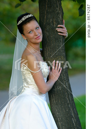 Beautiful bride 8674287