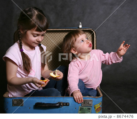 Sisters Sisters 8674476