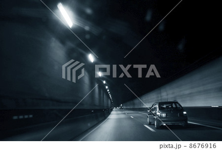 Tunnel 8676916