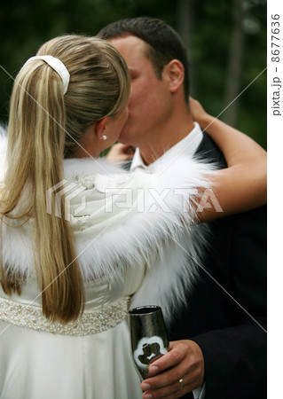 Wedding kiss 8677636