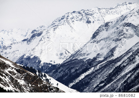 Mountains and snow Mountains and snow 8681082
