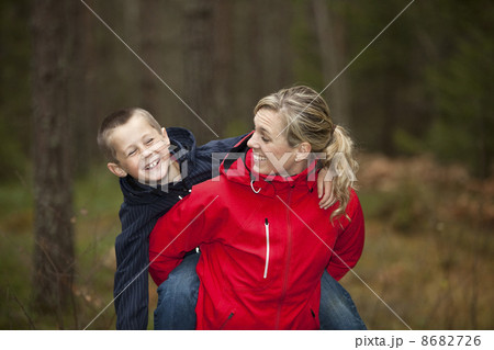 Mother and son 8682726