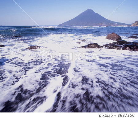 白波の開聞岳 8687256